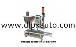 桶裝機(jī)出售 5 加侖工業(yè)液體產(chǎn)品自動灌裝機(jī) 3