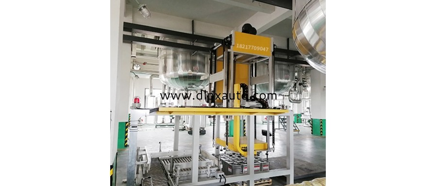 18升聚酯搖臂式壓蓋機(jī)