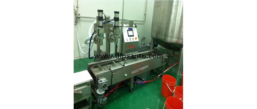 16升擺臂式灌槍灌裝機的產品特點